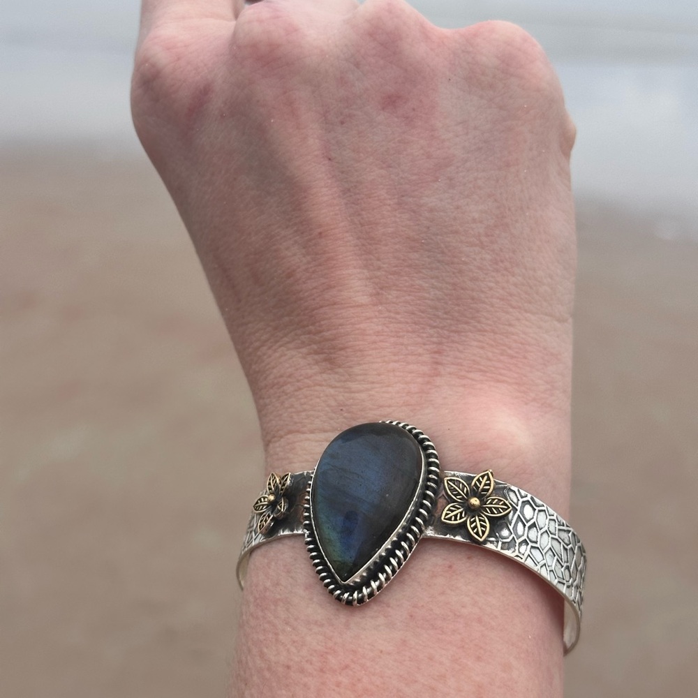 Beautiful Solid Sterling Silver Labradorite Cuff … - image 1